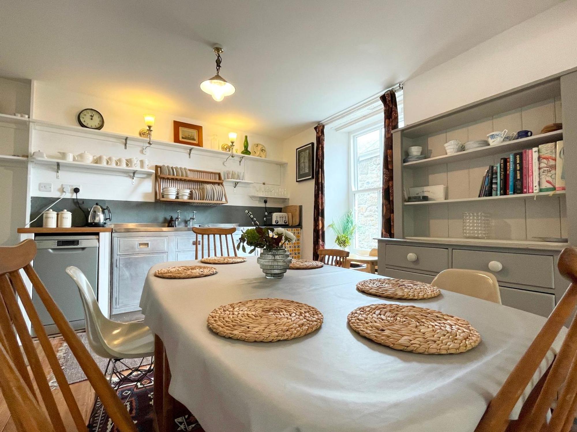 Janies Cottage~ Mousehole~Eclectic Interiors & Vintage Charm ภายนอก รูปภาพ